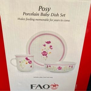 FAO Schwartz Porcelain baby dish set.Original box.Excellent condition, brand new